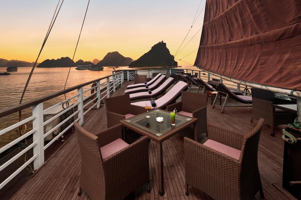 Halong Glory Legend Cruise Hotel Ha Long Exterior photo