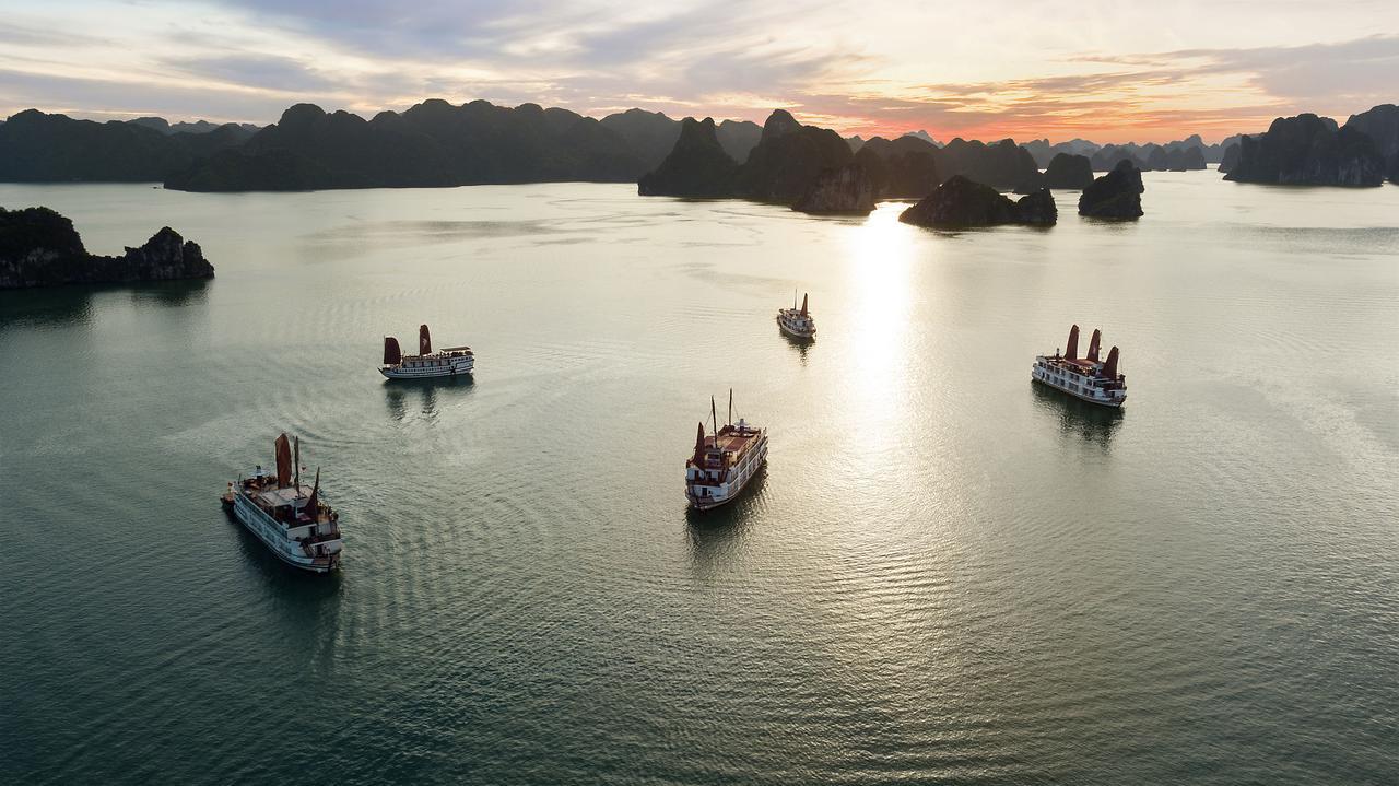 Halong Glory Legend Cruise Hotel Ha Long Exterior photo
