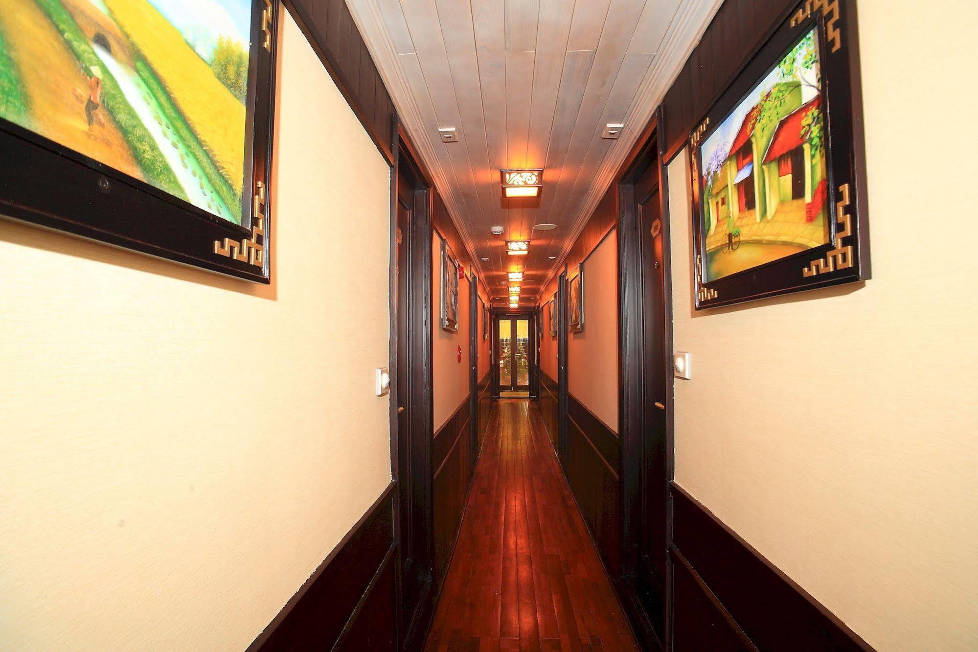 Halong Glory Legend Cruise Hotel Ha Long Exterior photo