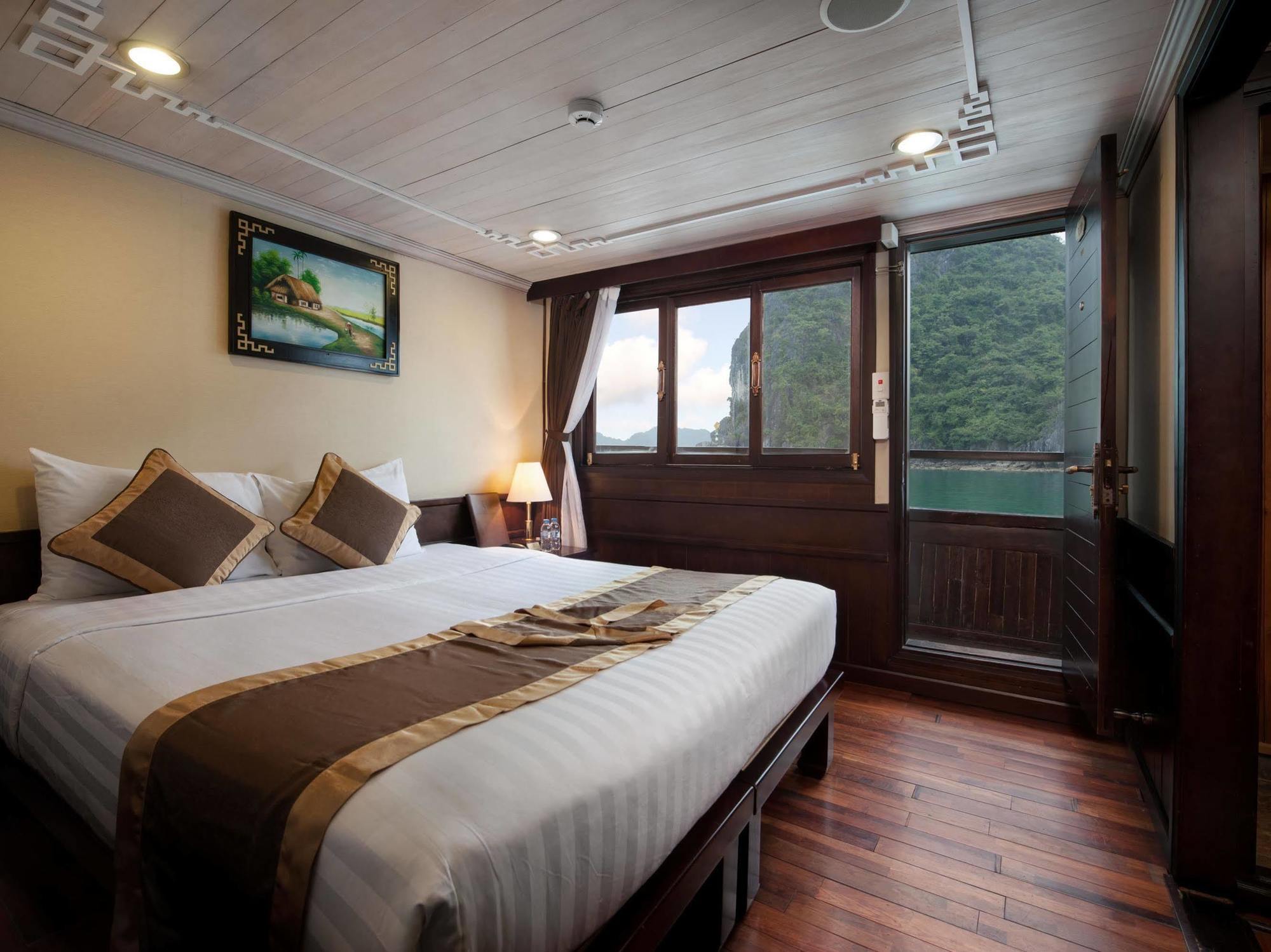 Halong Glory Legend Cruise Hotel Ha Long Exterior photo